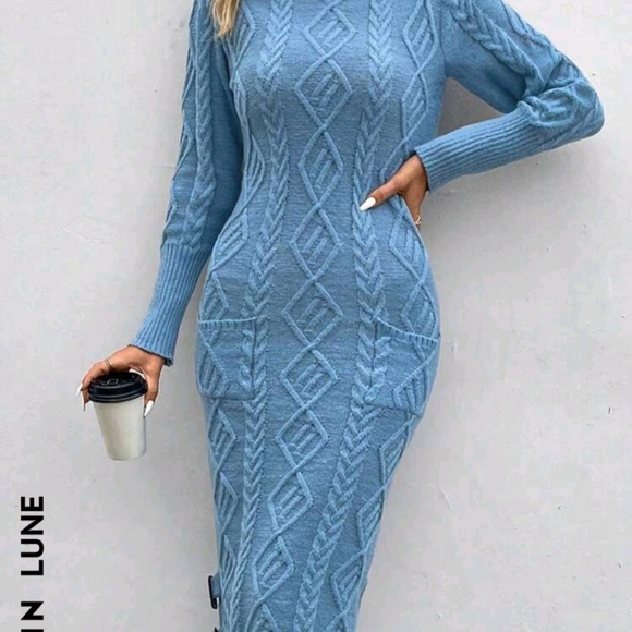 Dress - Picture 4 of 4